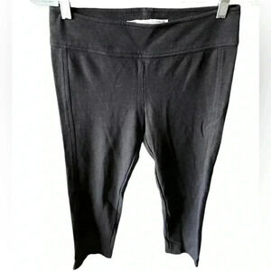 Dianne Von Furstenberg size 4 knit pant. Seam detail split vent at ankle. Soft!